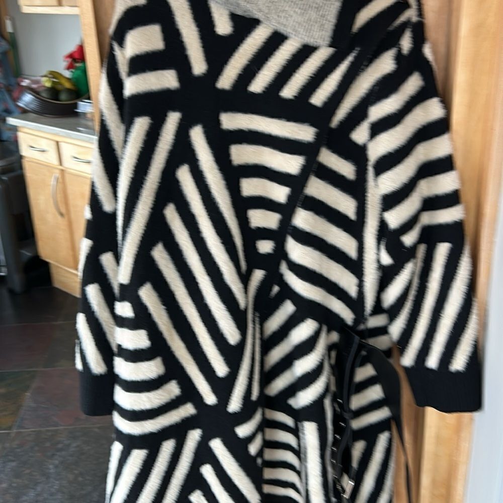 Nori Sweater FlyaWay Wrap Eyelash Yarn Split Turtleneck Abstract black cream 1X - Picture 10 of 14
